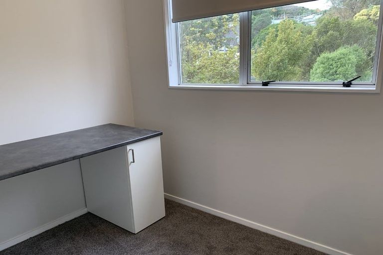 Photo of property in 2/200 Dowse Drive, Maungaraki, Lower Hutt, 5010