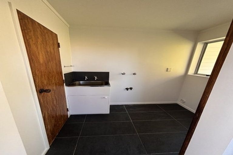 Photo of property in 23b Colchester Crescent, Newlands, Wellington, 6037