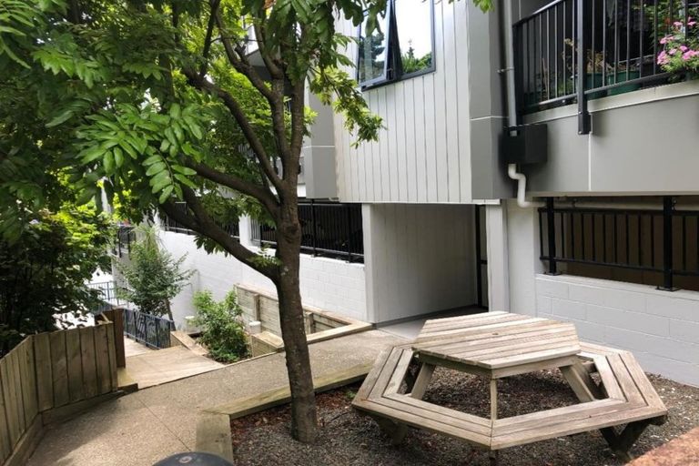 Photo of property in 8/241 Hinemoa Street, Birkenhead, Auckland, 0626