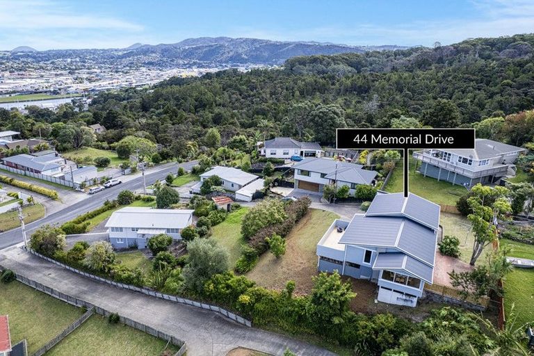 Photo of property in 44 Memorial Drive, Parahaki, Whangarei, 0112