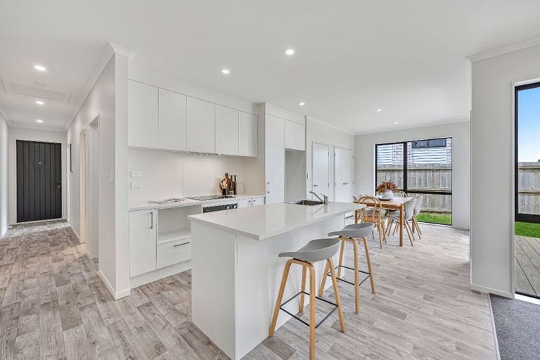 Photo of property in 9/16 Russell Road, Manurewa, Auckland, 2102