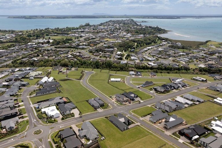 Photo of property in 32 Ridge Drive, Omokoroa, 3114