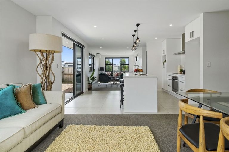 Photo of property in 28 Te Kio Crescent, Papamoa Beach, Papamoa, 3118