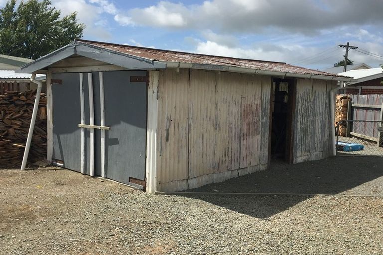 Photo of property in 15 Manse Street, Waimate, 7924