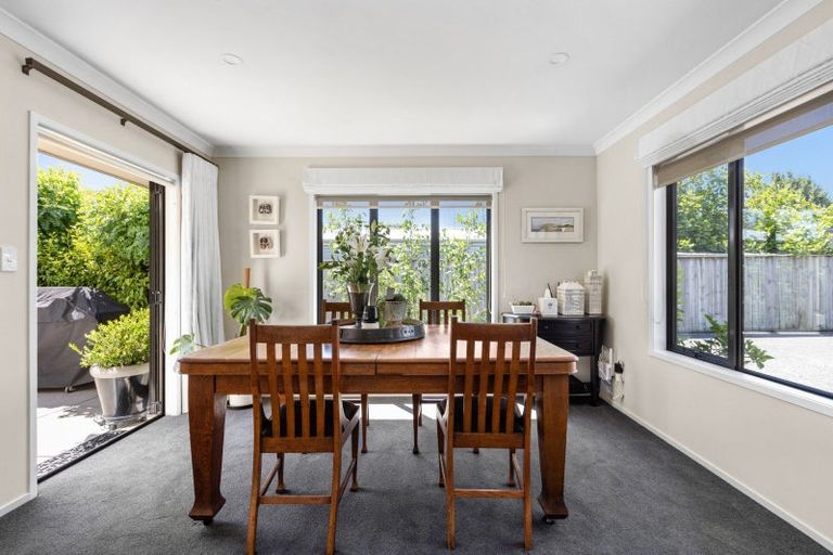 Photo of property in 2/11 Te Aute Road, Havelock North, 4130