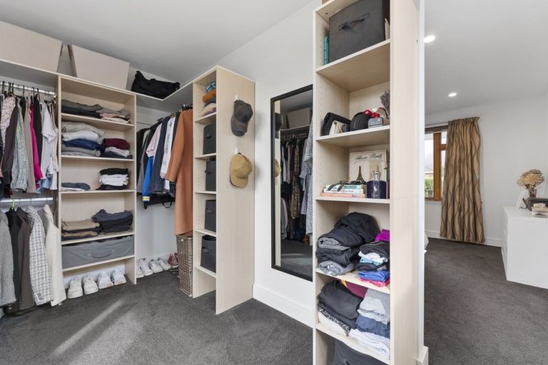 Photo of property in 43 Dunedin Street, Redwood, Christchurch, 8051