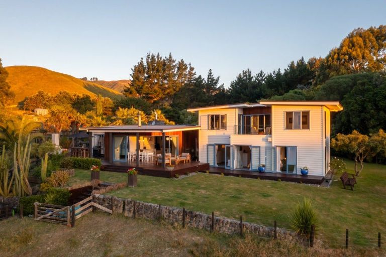 Photo of property in 105 Waterfall Road, Paraparaumu, 5032