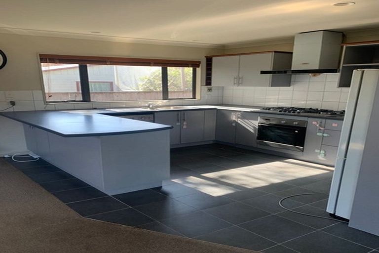 Photo of property in 37 Moana Grove, Waiwhetu, Lower Hutt, 5010