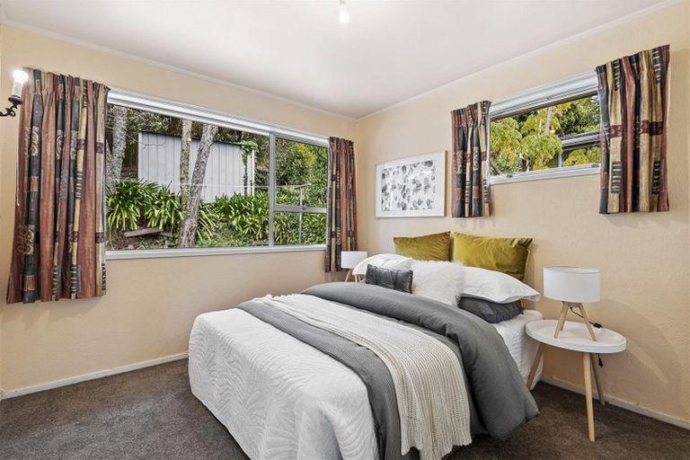 Photo of property in 76 Ayton Drive, Totara Vale, Auckland, 0629