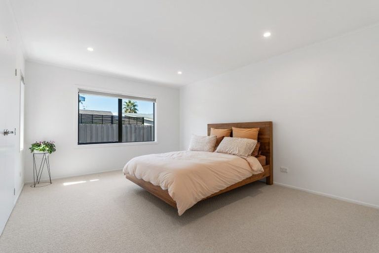 Photo of property in 111 Dickson Road, Papamoa Beach, Papamoa, 3118