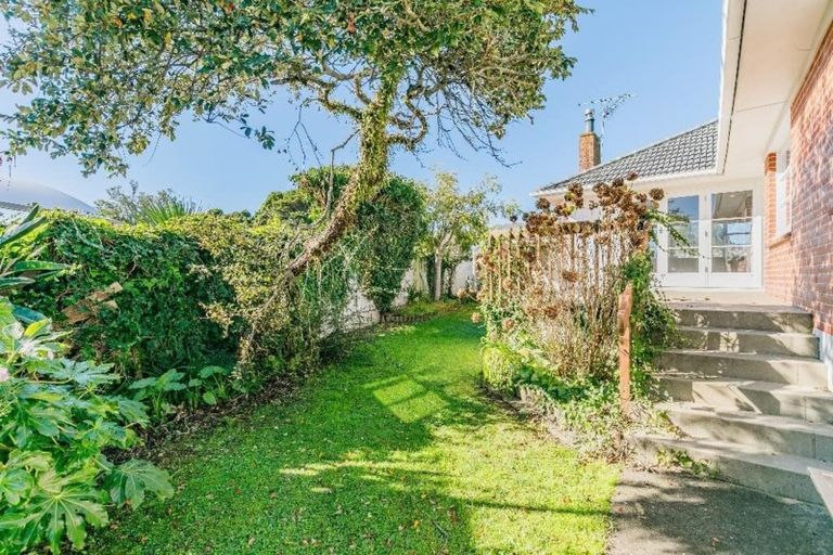 Photo of property in 1/510 East Coast Road, Windsor Park, Auckland, 0630