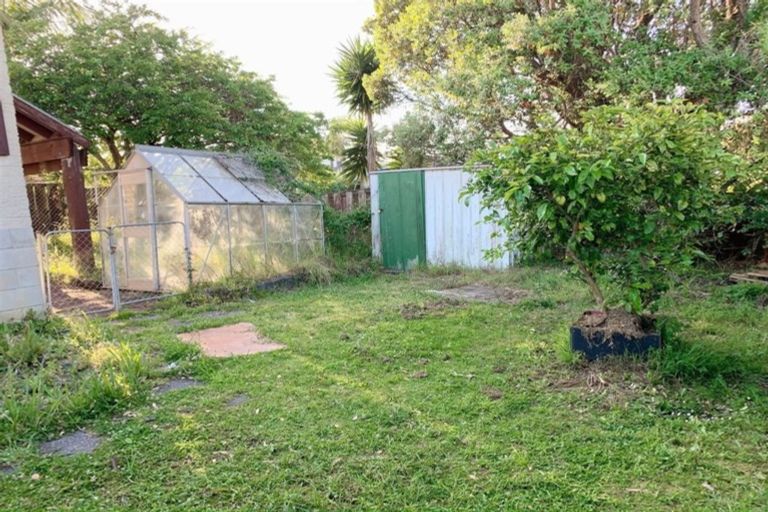 Photo of property in 1/9 Wairata Place, Te Atatu South, Auckland, 0610