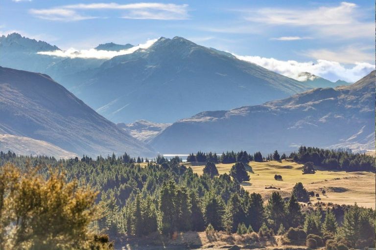 Photo of property in 69 Kanuka Rise, Albert Town, Wanaka, 9305
