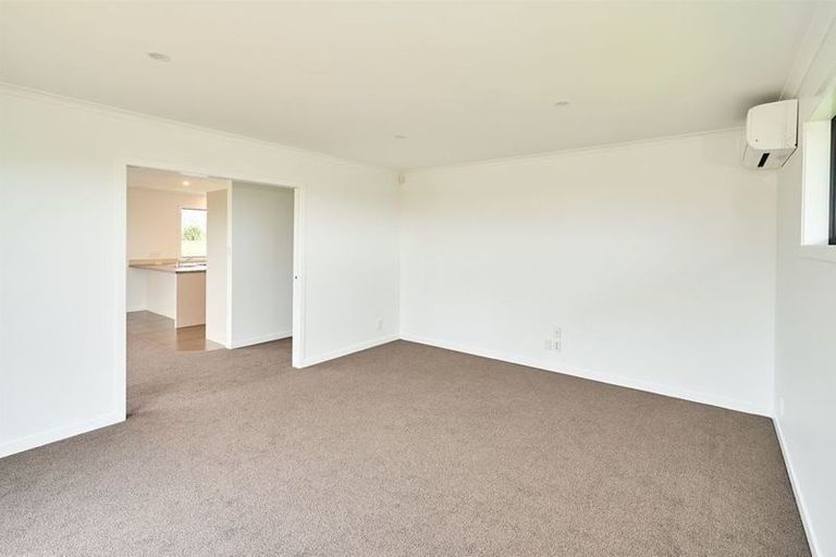 Photo of property in 33 Silicon Way, Fitzherbert, Palmerston North, 4410