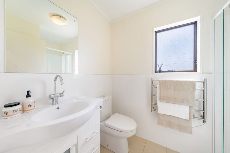 Photo of property in 42 Gurkha Crescent, Khandallah, Wellington, 6035