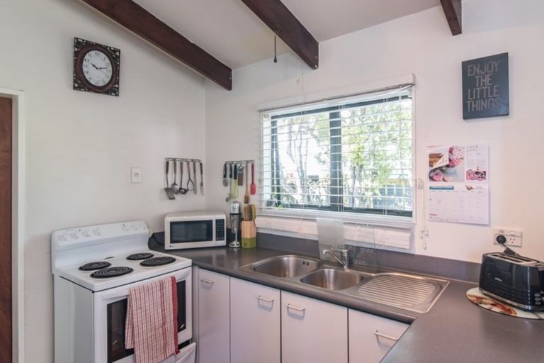 Photo of property in 27 Ruahine Street, Paraparaumu, 5032