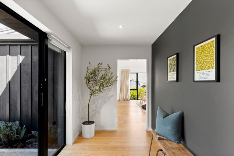 Photo of property in 2 Wanderer Lane, Jacks Point, Queenstown, 9371