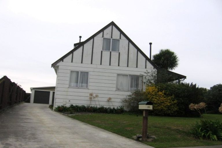 Photo of property in 45 Rosedale Crescent, Cloverlea, Palmerston North, 4412