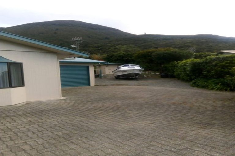Photo of property in 11 Field Terrace, Okiwi Bay, French Pass, 7193