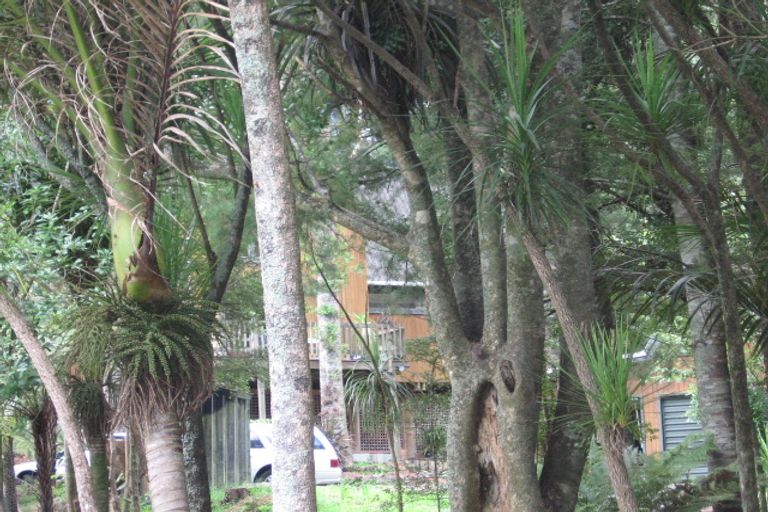 Photo of property in 2 Waerenga Place, Titirangi, Auckland, 0604