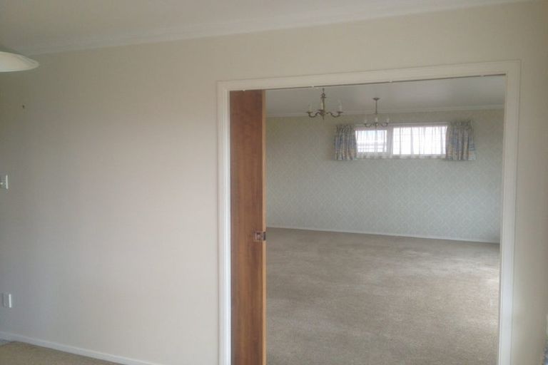 Photo of property in 3 Tanera Crescent, Brooklyn, Wellington, 6021