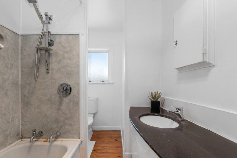 Photo of property in 1 Roosevelt Road, Western Heights, Rotorua, 3015