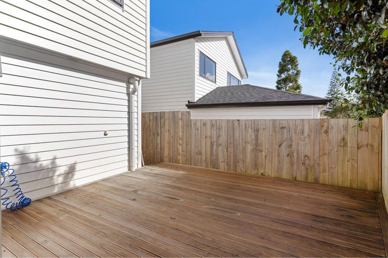 Photo of property in 86a Kelman Road, Kelston, Auckland, 0602
