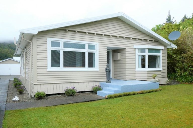 Photo of property in 2 Sutherland Street, Dunollie, Runanga, 7803