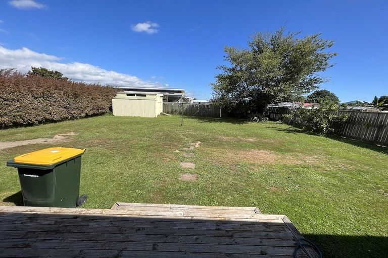 Photo of property in 14 Bledisloe Street, Levin, 5510