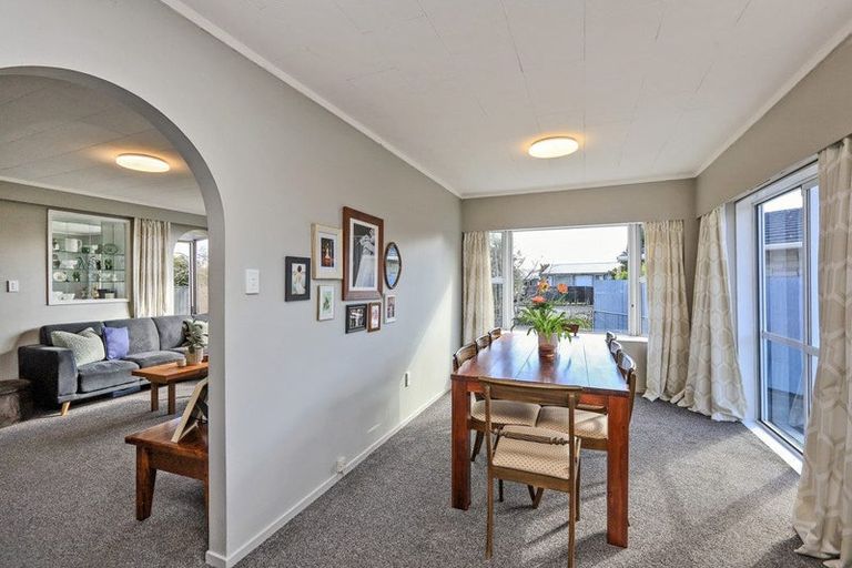 Photo of property in 6 Murdoch Place, Raureka, Hastings, 4120