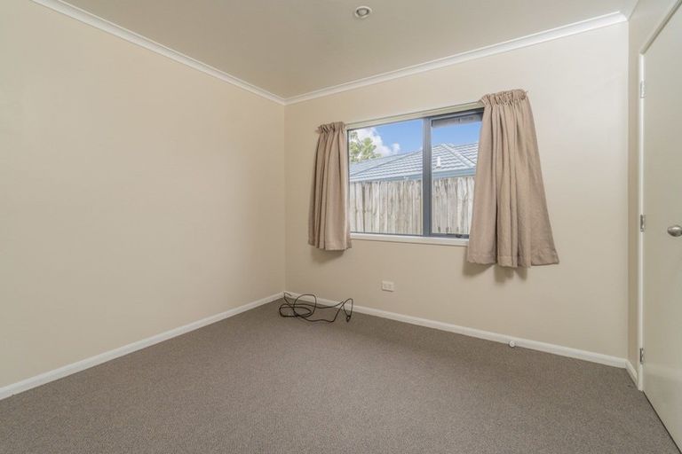 Photo of property in 16 Sambrooke Crescent, Flat Bush, Auckland, 2019