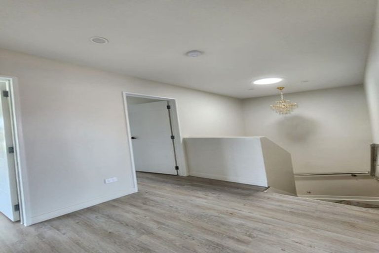 Photo of property in 128b Hutchinsons Road, Bucklands Beach, Auckland, 2014