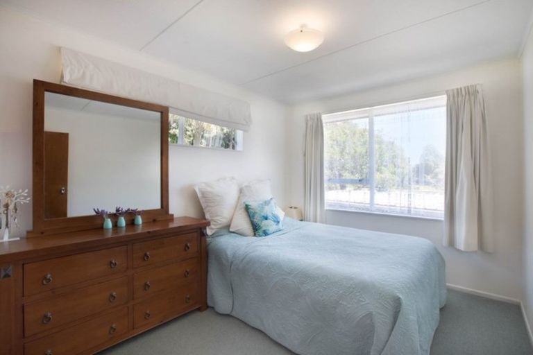 Photo of property in 6 Keith Hart Grove, Titahi Bay, Porirua, 5022
