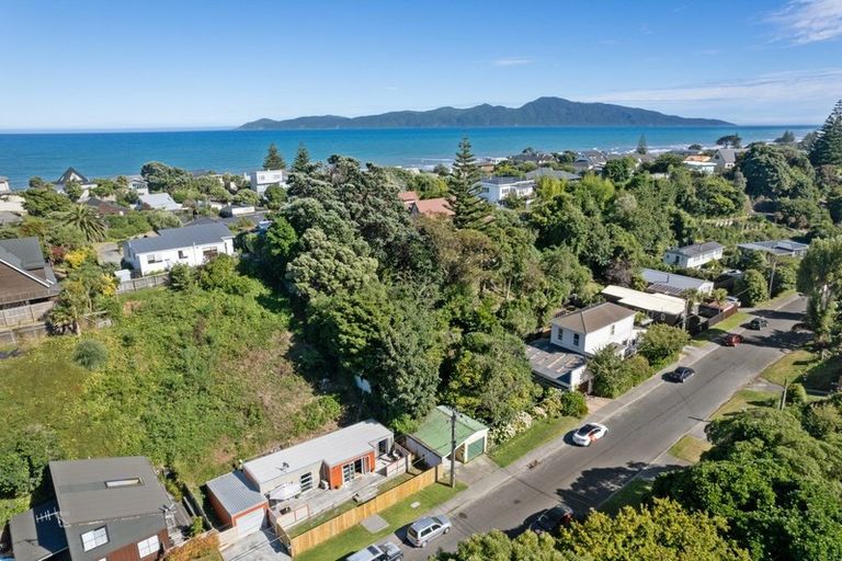 Photo of property in 61 Renown Road, Raumati South, Paraparaumu, 5032