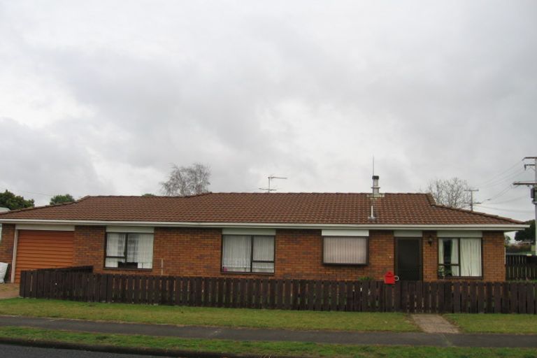 Photo of property in 2/27 King Edward Avenue, Papakura, 2110