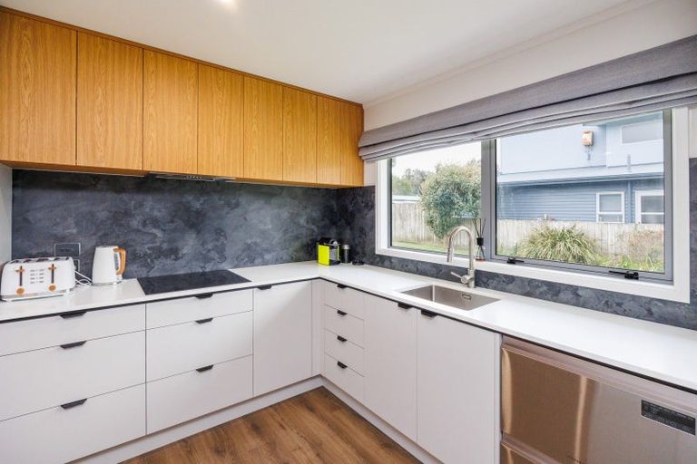 Photo of property in 36 Signal Street, Foxton Beach, Foxton, 4815