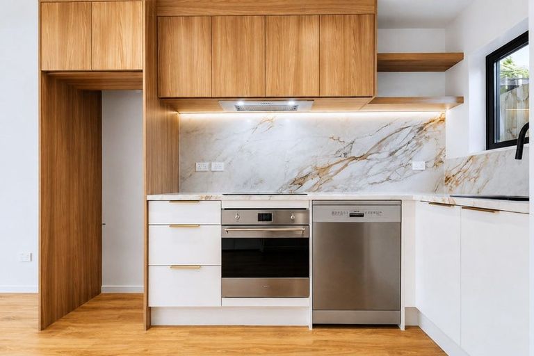Photo of property in 12f Hewlett Road, Massey, Auckland, 0614