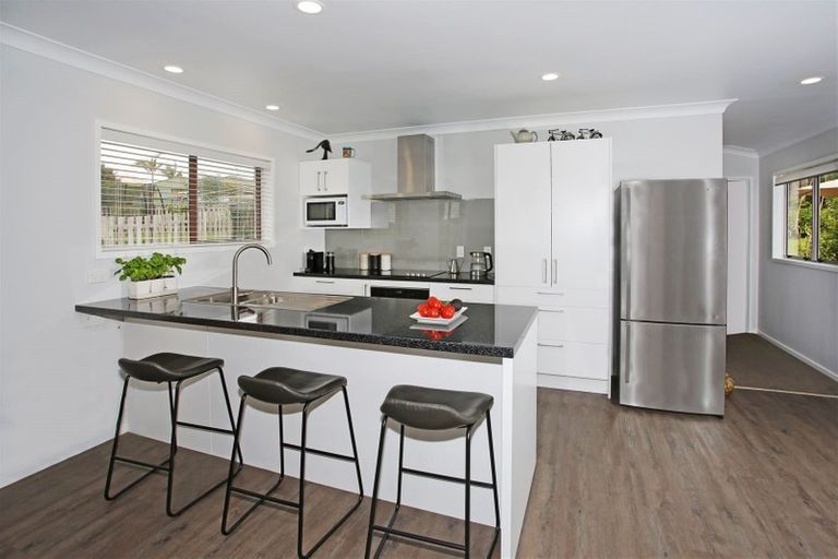 Photo of property in 8 Ashby Place, Pukekohe, 2120