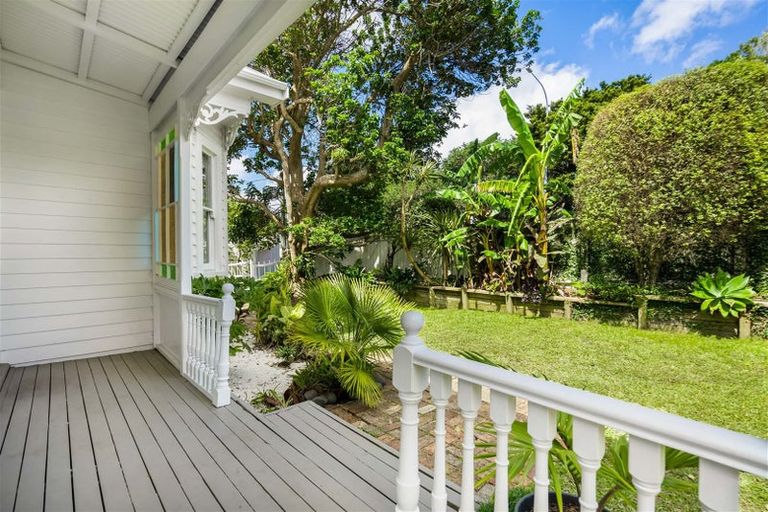 Photo of property in 151 Glenfield Road, Hillcrest, Auckland, 0626