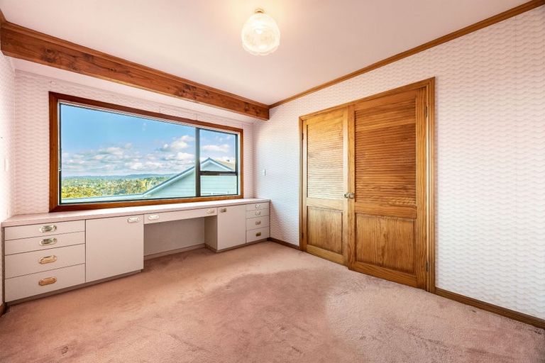 Photo of property in 15 Da Vinci Place, West Harbour, Auckland, 0618