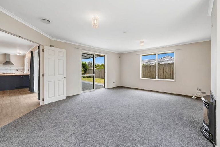 Photo of property in 58 Rivervale Grove, Stanmore Bay, Whangaparaoa, 0932