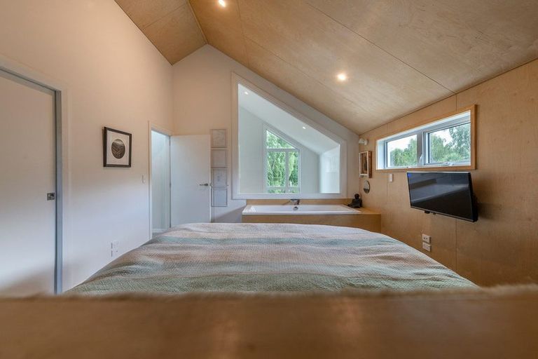 Photo of property in 2 Wineberry Lane, Wanaka, 9305