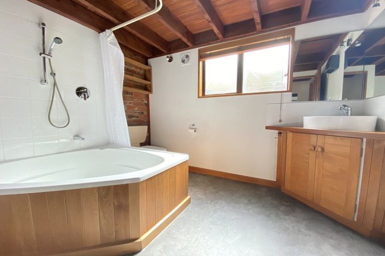 Photo of property in 24b Mckerrow Place, Sunshine Bay, Queenstown, 9300