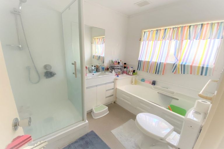 Photo of property in 18 Wycherley Drive, Bucklands Beach, Auckland, 2014