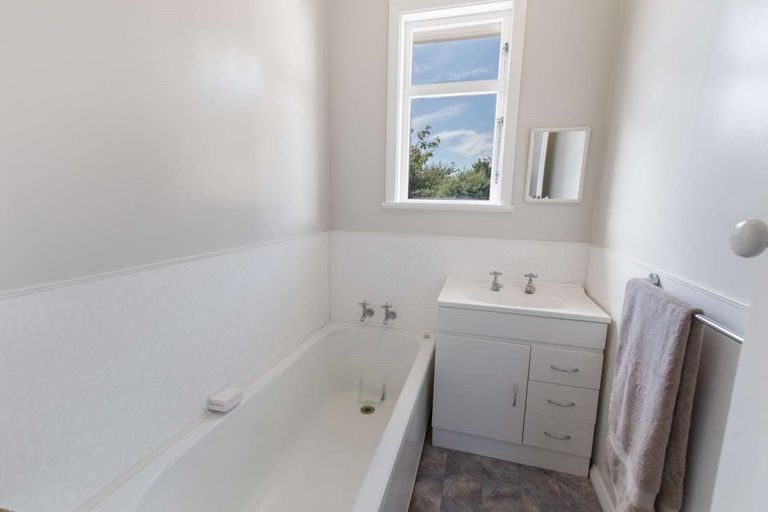 Photo of property in 2 Taupata Street, Castlecliff, Whanganui, 4501