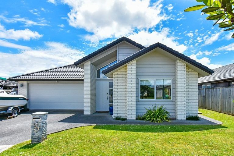 Photo of property in 61 Turnberry Drive, Wattle Downs, Auckland, 2103