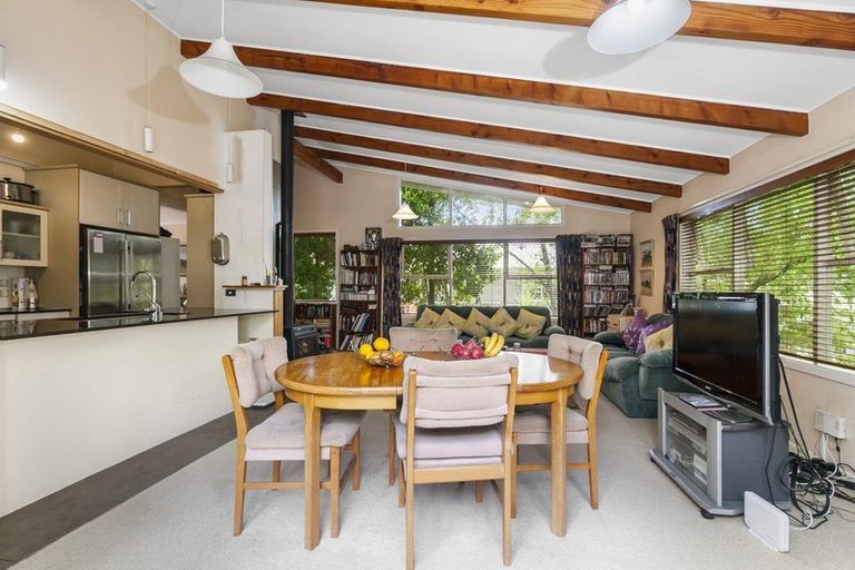 Photo of property in 68 Blakeborough Drive, Forrest Hill, Auckland, 0620