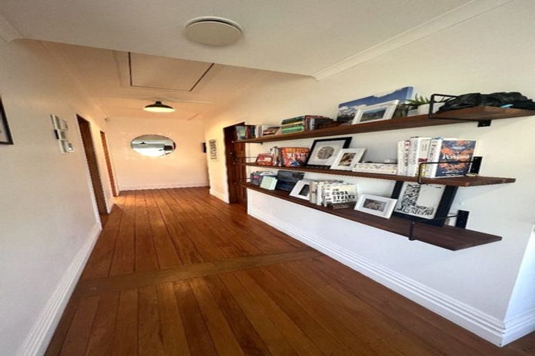 Photo of property in 17 Fife Lane, Miramar, Wellington, 6022