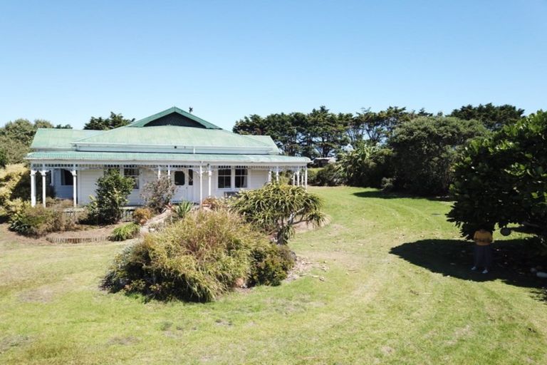 Photo of property in 797 Baylys Coast Road, Baylys Beach, Dargaville, 0377