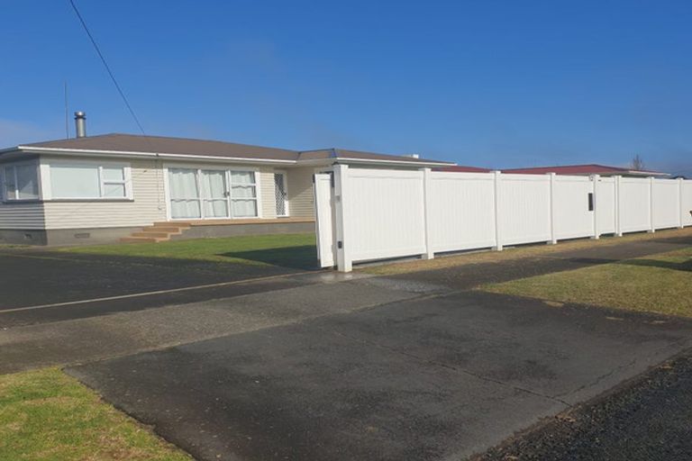 Photo of property in 12 Phillip Street, Pukekohe, 2120